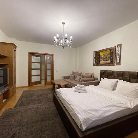 Arenda Apartments - Surganova,5A Minsk Luaran gambar